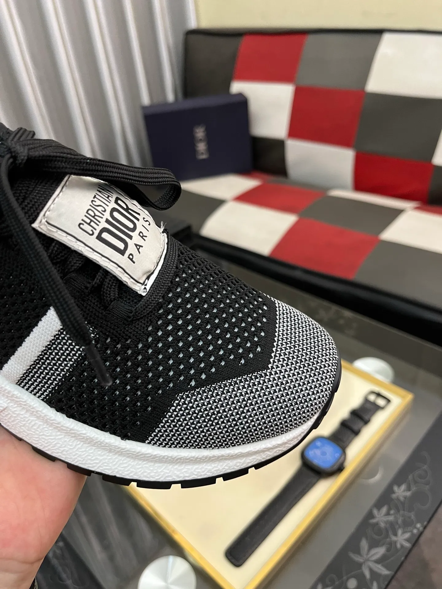 Men's men's shoes 💰400⌚️⌚️Dior unique modern style sneakers. 🏃Casual LeFou original leather😍😍 Yangli (refuses to discolor and rub feet) soles: Original soles specially provided by the original factory, super cool😍 Lace-up to bring wind when walking👍Style design ⚠️Super comfortable and wear-resistant original soles. Code number: 38-443️⃣Colors available